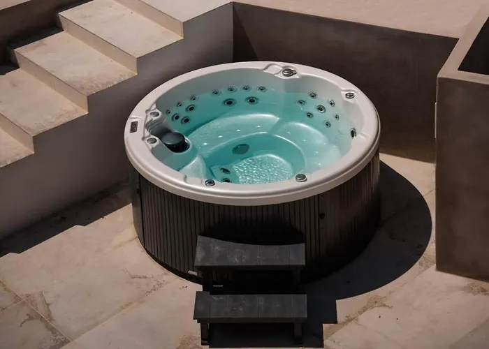 Mikri Sorriso - - Pool & Jacuzzi Βίλα Μικρή Βίγλα